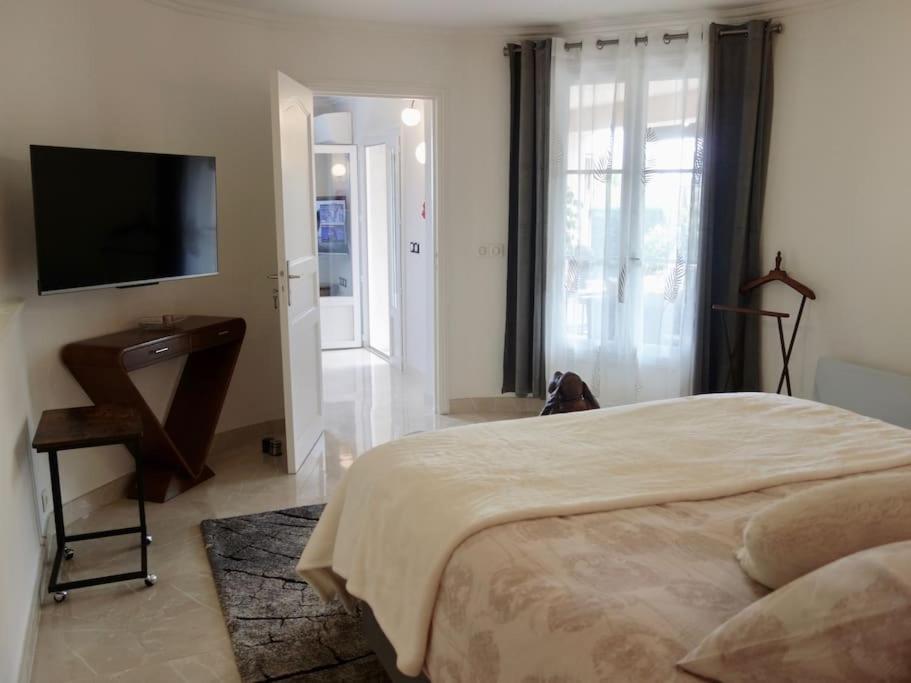 Elegant-Cosy 2P55M2 Dans Bas De Villa Provencale ! Villeneuve-Loubet Exterior foto
